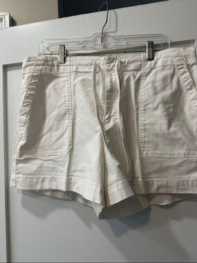Women's White Casual Drawstring Shorts